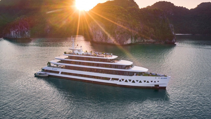 Elite of the Seas Cruise Halong Bay